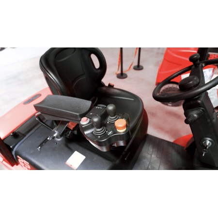 CARRELLO ELEVATORE AL LITIO 2.5/3.0/3.5T EP Equipment